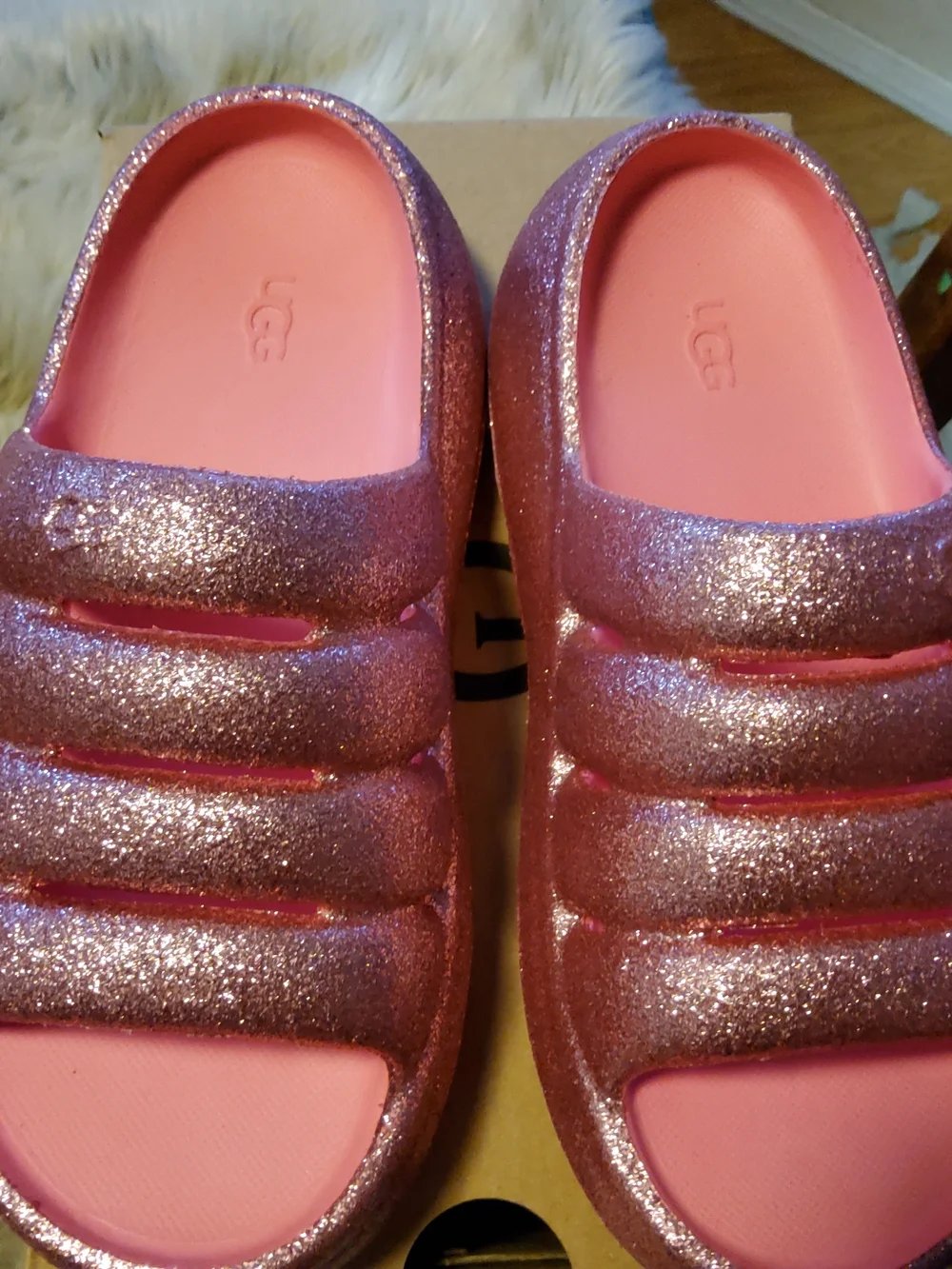 UGG K Sport Yeah Glitter Size 1 NWT